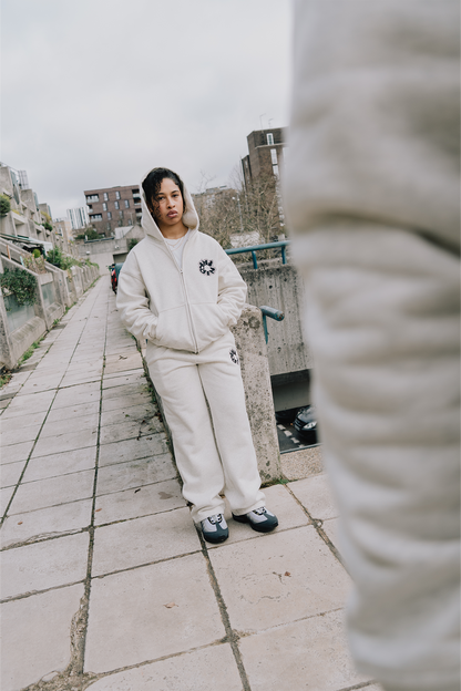 WARM GREY LOGO JOGGER
